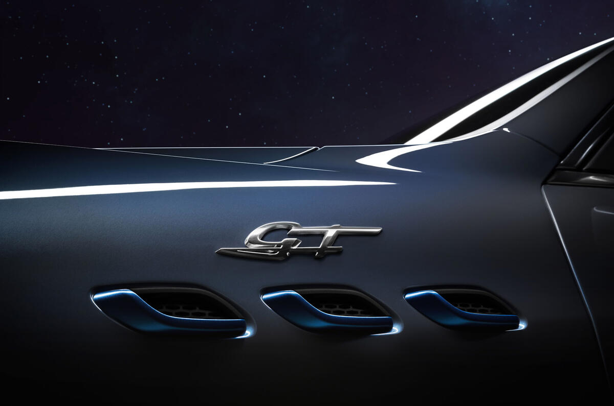 93 Maserati Levante Hybrid 2021 official images side details 93 Maserati Levante Hybrid 2021 official images side details