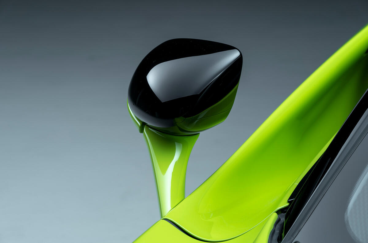 93 McLaren 765LT Spider studio wing mirrors