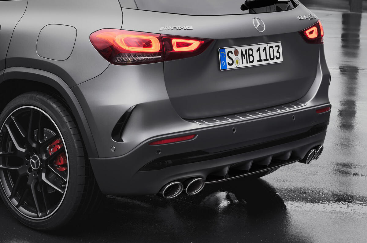 Mercedes-AMG GLA 45 S 2020 official press images - exhausts Mercedes-AMG GLA 45 S 2020 official press images - exhausts