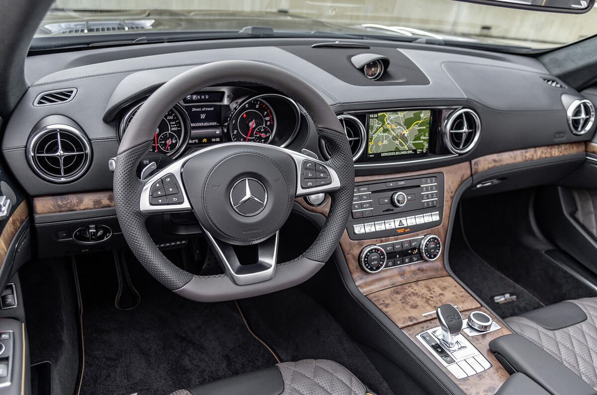 Mercedes SL Grand Edition official press - dashboard
