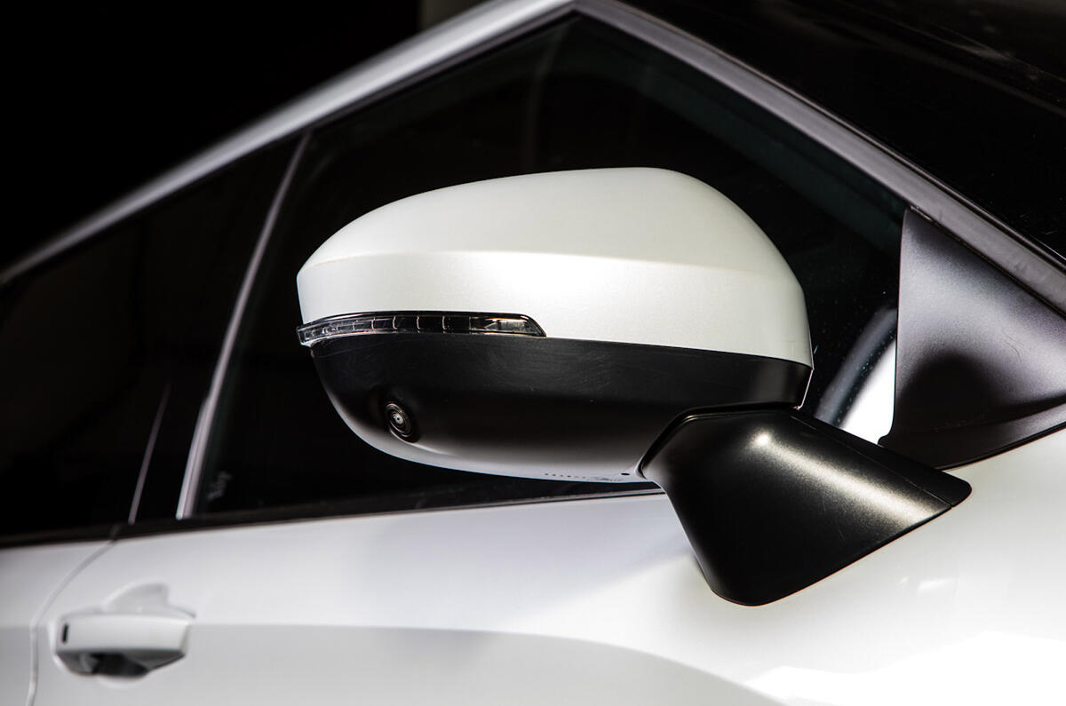93 Mitsubishi Outlander 2021 official images wing mirrors 93 Mitsubishi Outlander 2021 official images wing mirrors