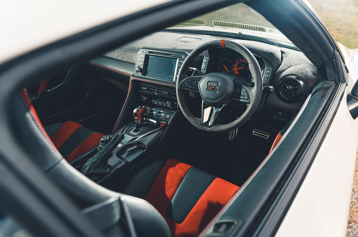 93 Nissan GTR at 15 feature interior