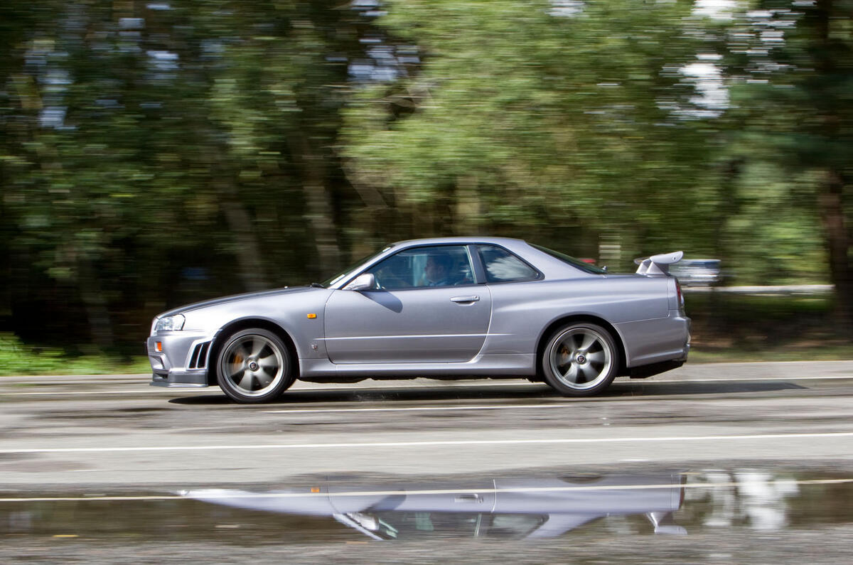 Nissan Skyline GT-R R34 used buying guide - on the road side Nissan Skyline GT-R R34 used buying guide - on the road side