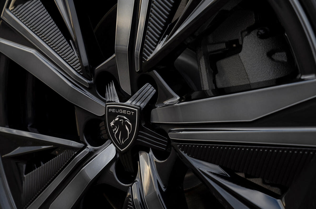 93 Peugeot 308 2021 official reveal images alloy wheels 93 Peugeot 308 2021 official reveal images alloy wheels