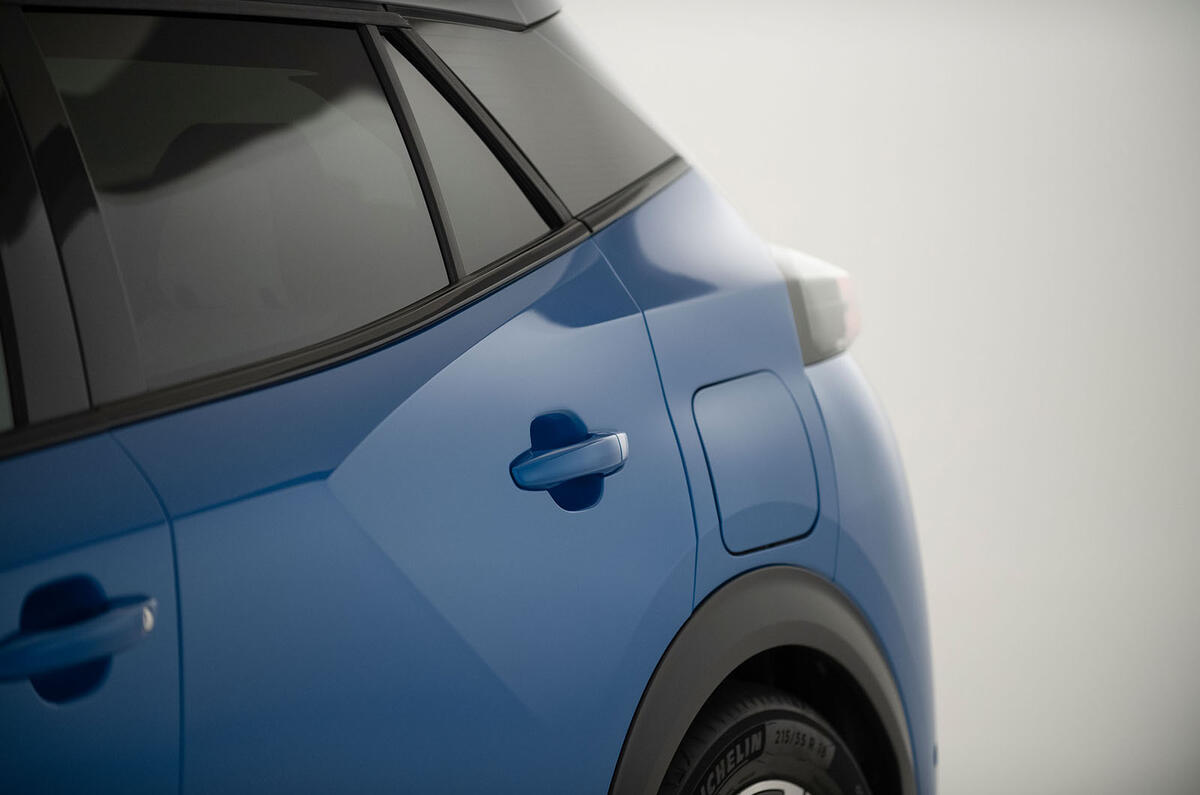 Peugeot e-2008 reveal studio - door shut lines