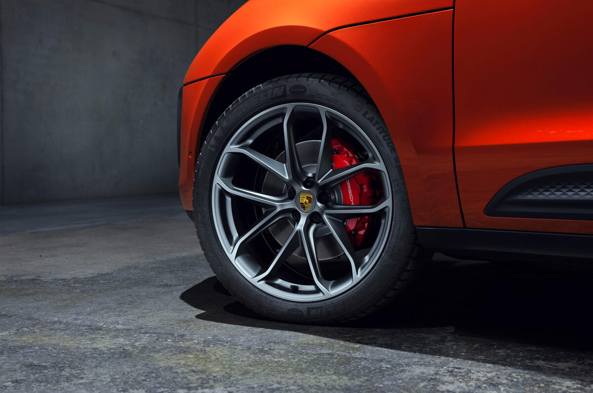 93 Porsche Macan 2021 official images alloy wheels