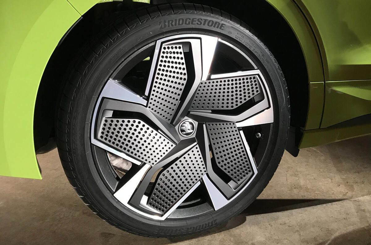 93 skoda enyaq iv coupe