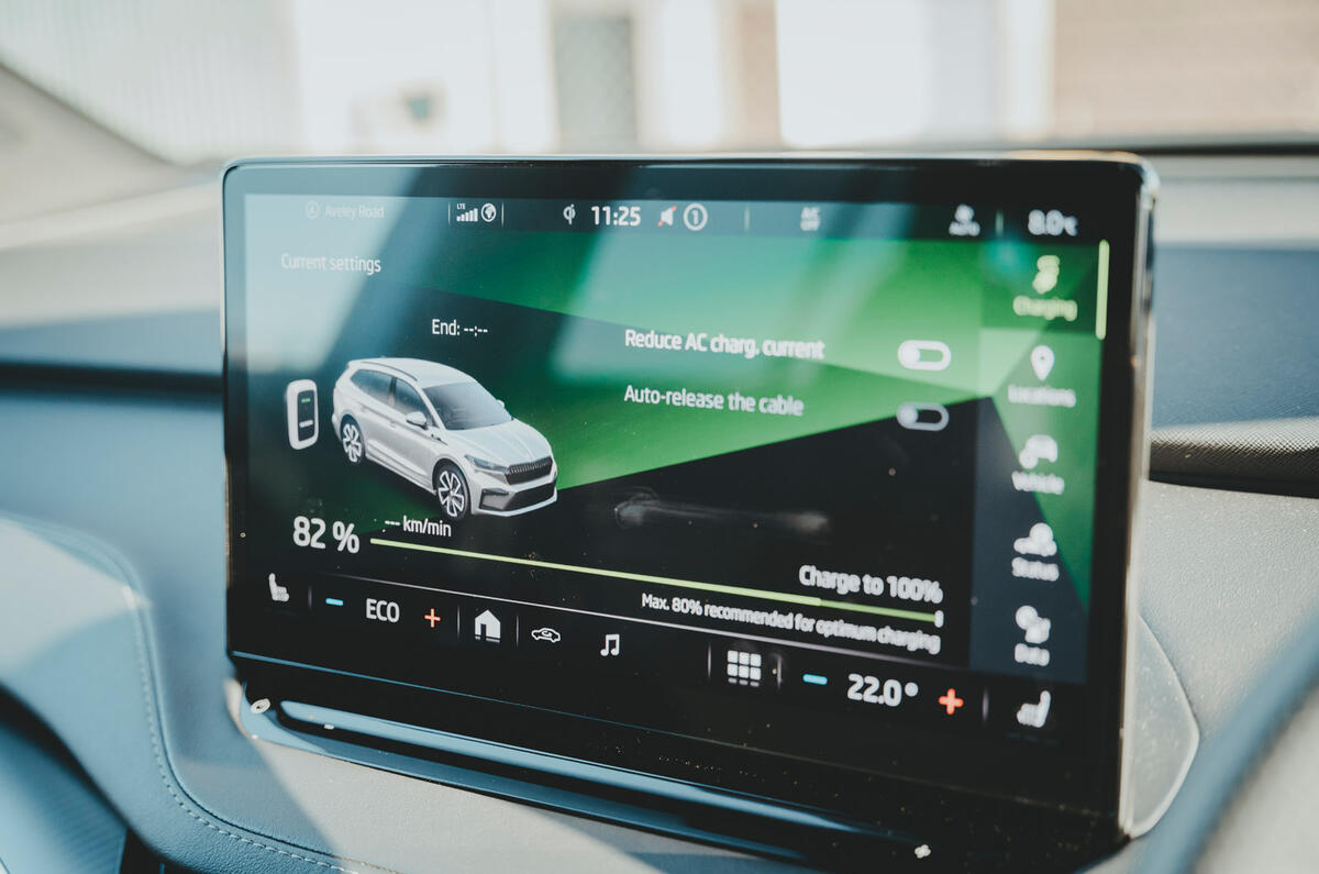 93 Skoda Enyaq vs electric plane 2022 enyaq infotainment 93 Skoda Enyaq vs electric plane 2022 enyaq infotainment