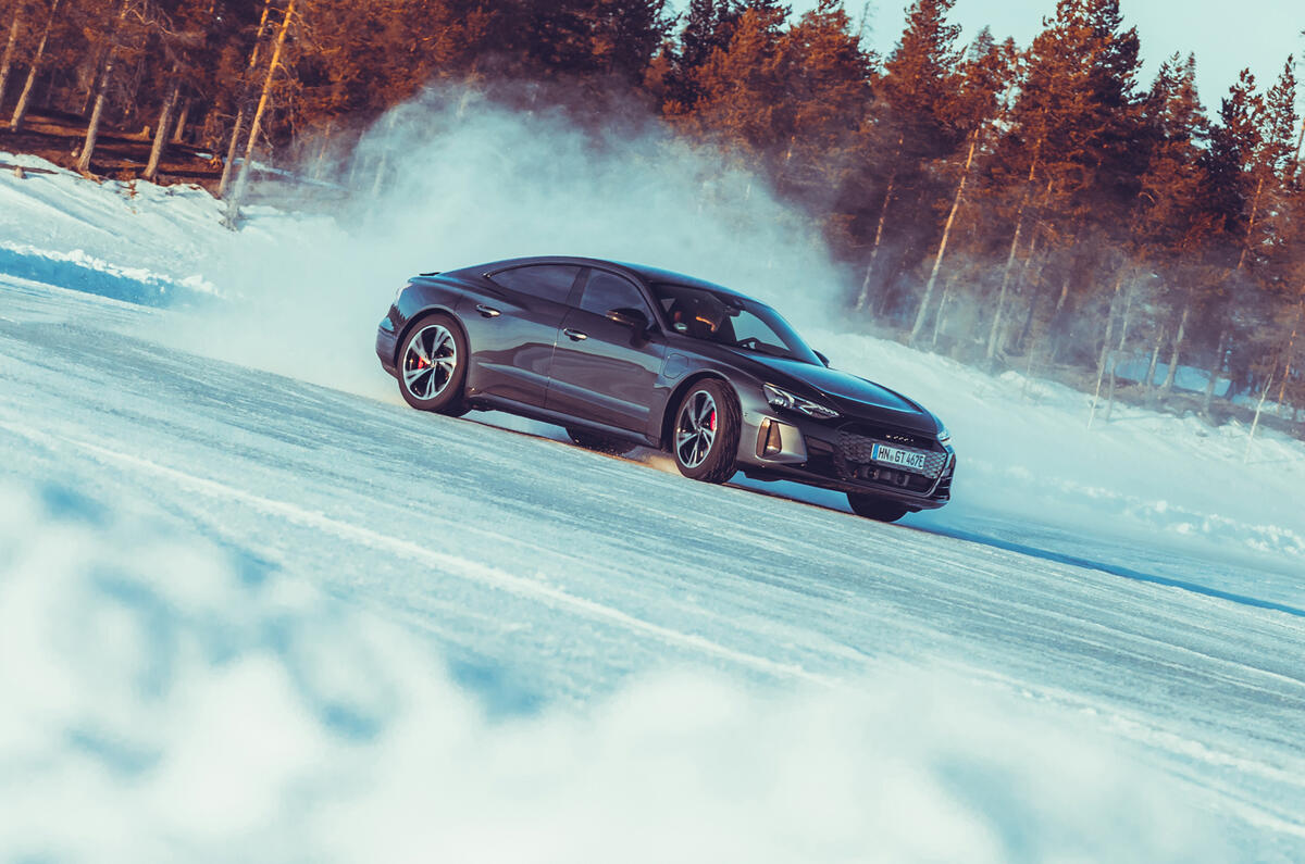 94 audi e tron gt drifiting front quarter 94 audi e tron gt drifiting front quarter