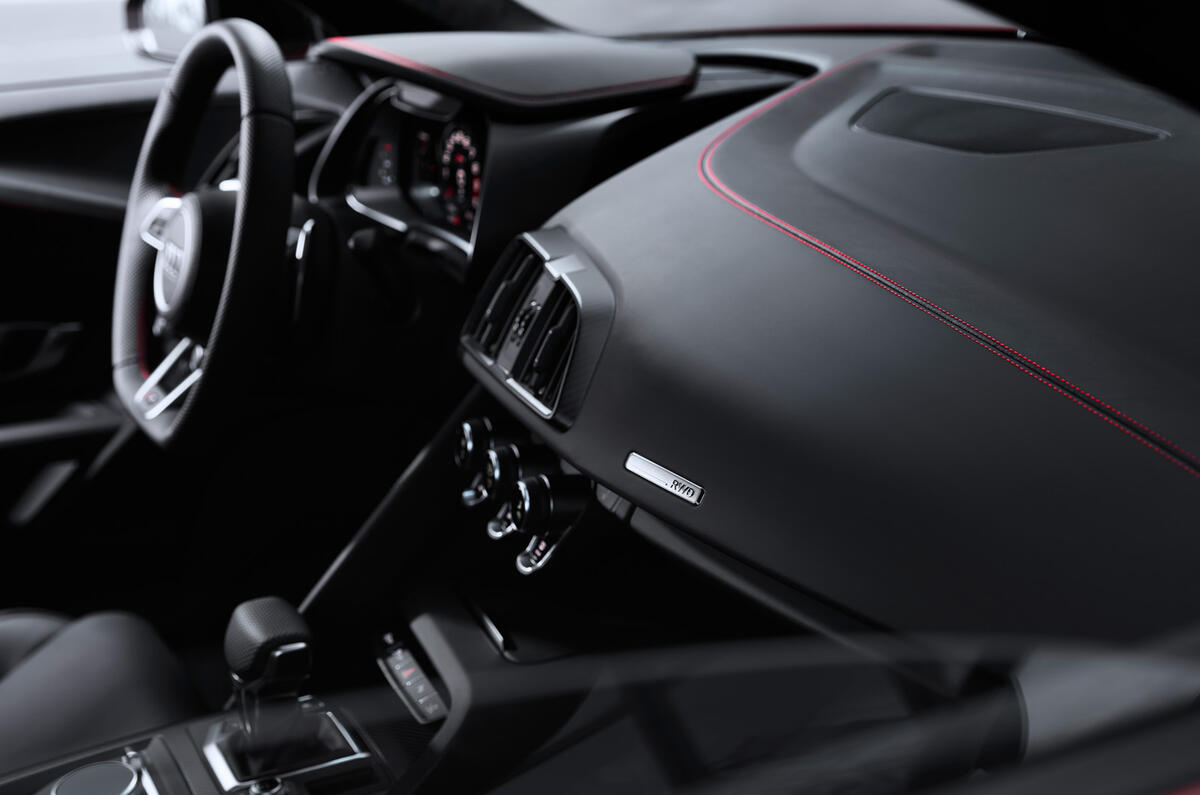 94 Audi R8 Performance RWD 2021 official images dashboard