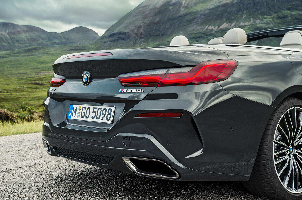 BMW 8 Series cabriolet 2018 official reveal - exhausts