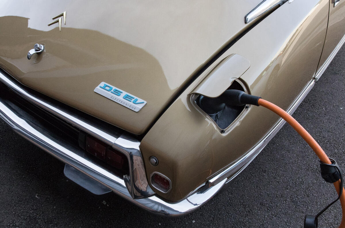 94 Citroen DS EV 2021 official charging 94 Citroen DS EV 2021 official charging