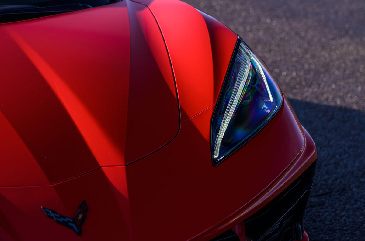 Corvette C8 vs Porsche 911 UK - Corvette headlights Corvette C8 vs Porsche 911 UK - Corvette headlights