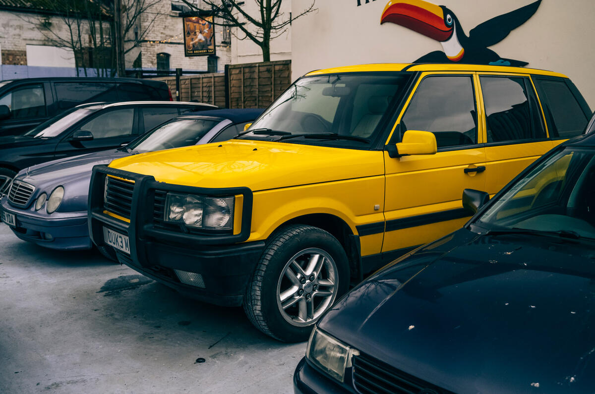 94 Duke of London Autocar visits Layer cake