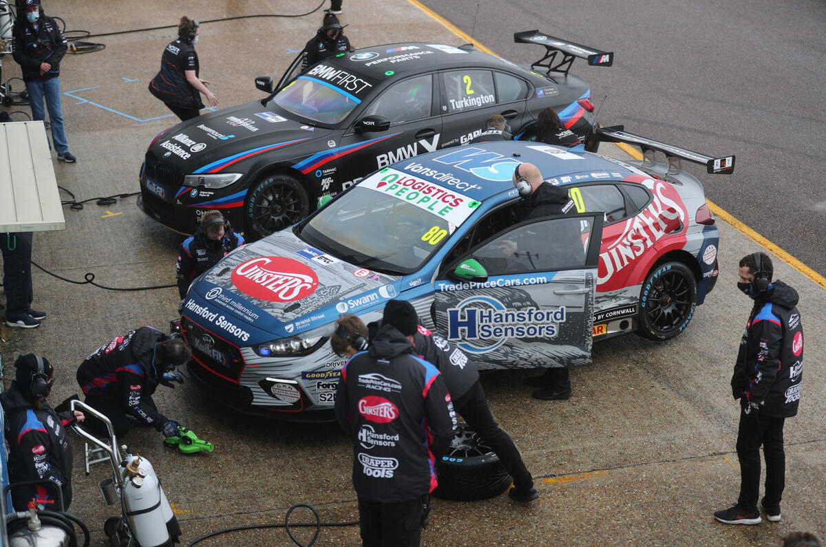 94 ExcelR8 Motorsport feature 2021 pitlane 94 ExcelR8 Motorsport feature 2021 pitlane