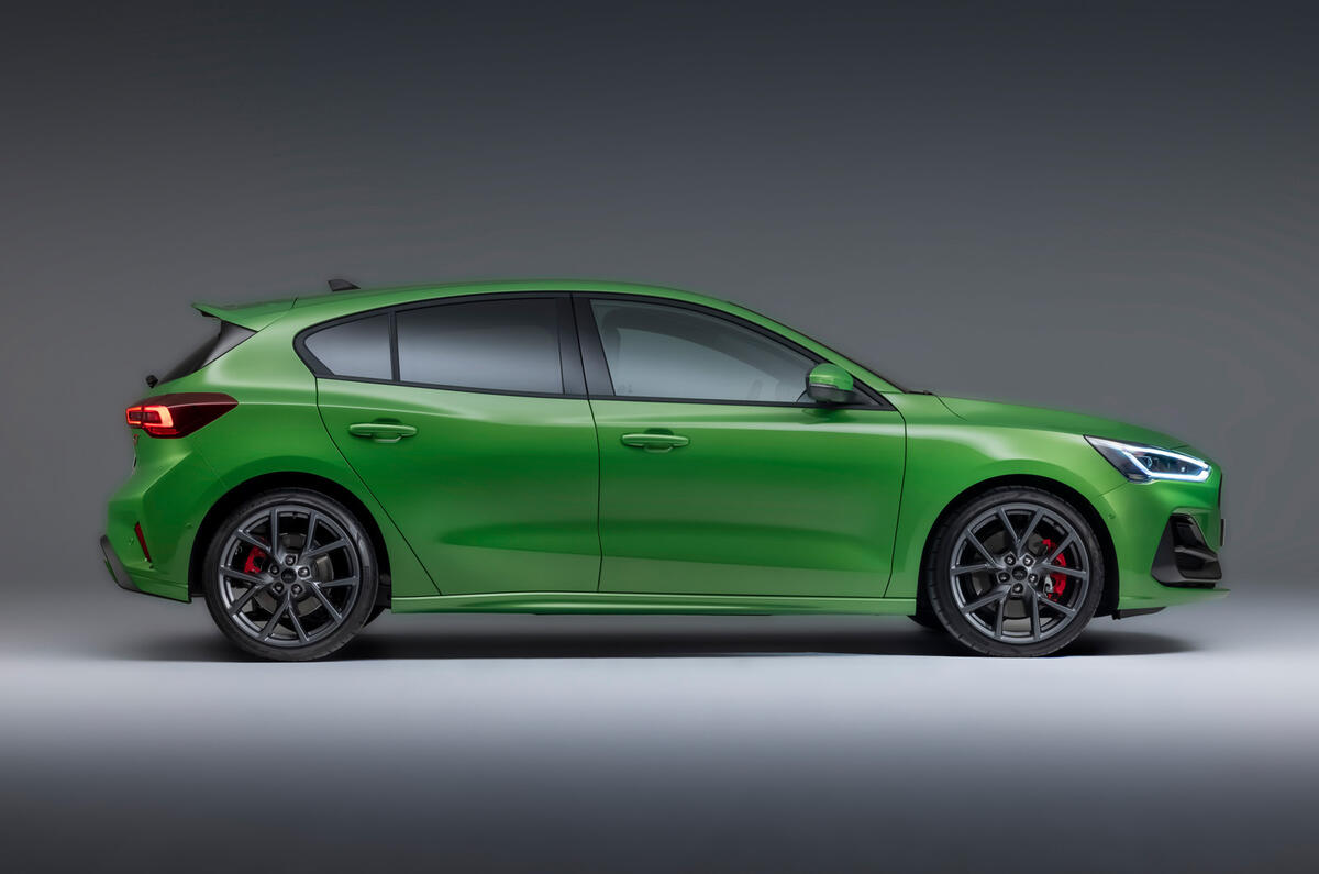 94 Ford Focus 2021 refresh official images ST side 94 Ford Focus 2021 refresh official images ST side