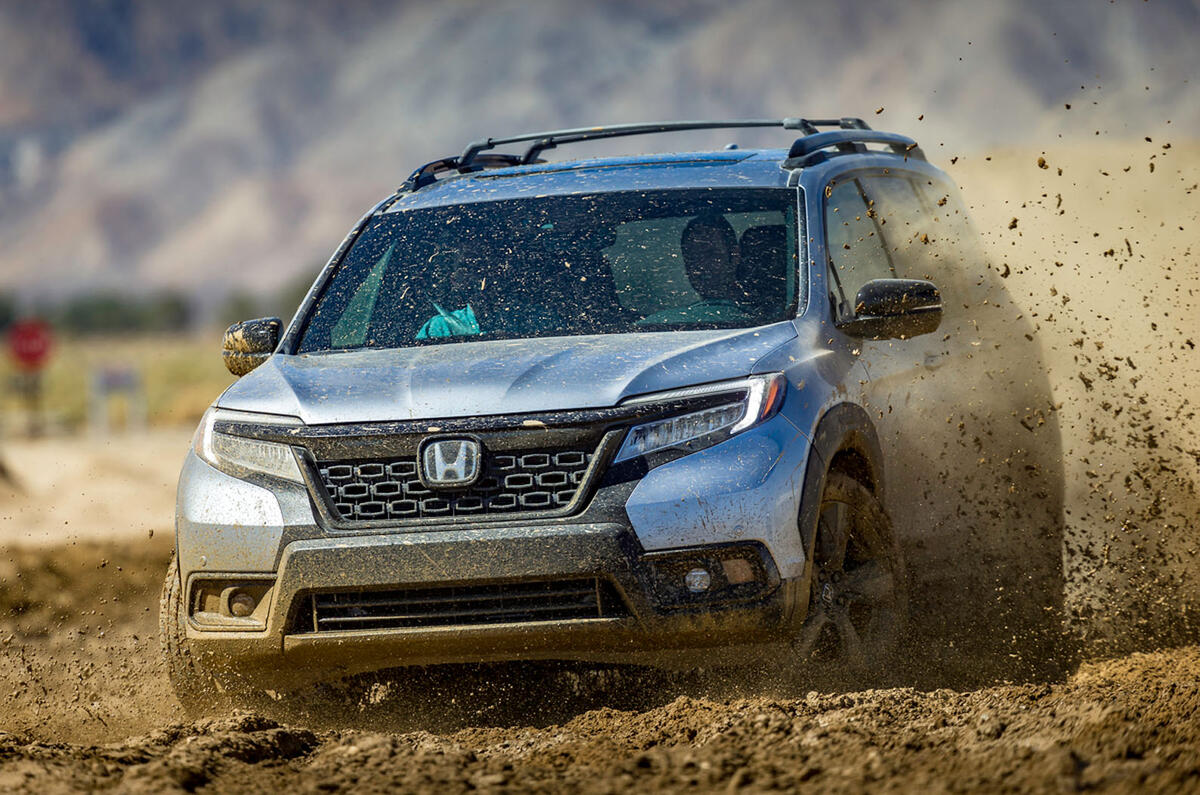 Honda Passport 2018 official reveal - sand