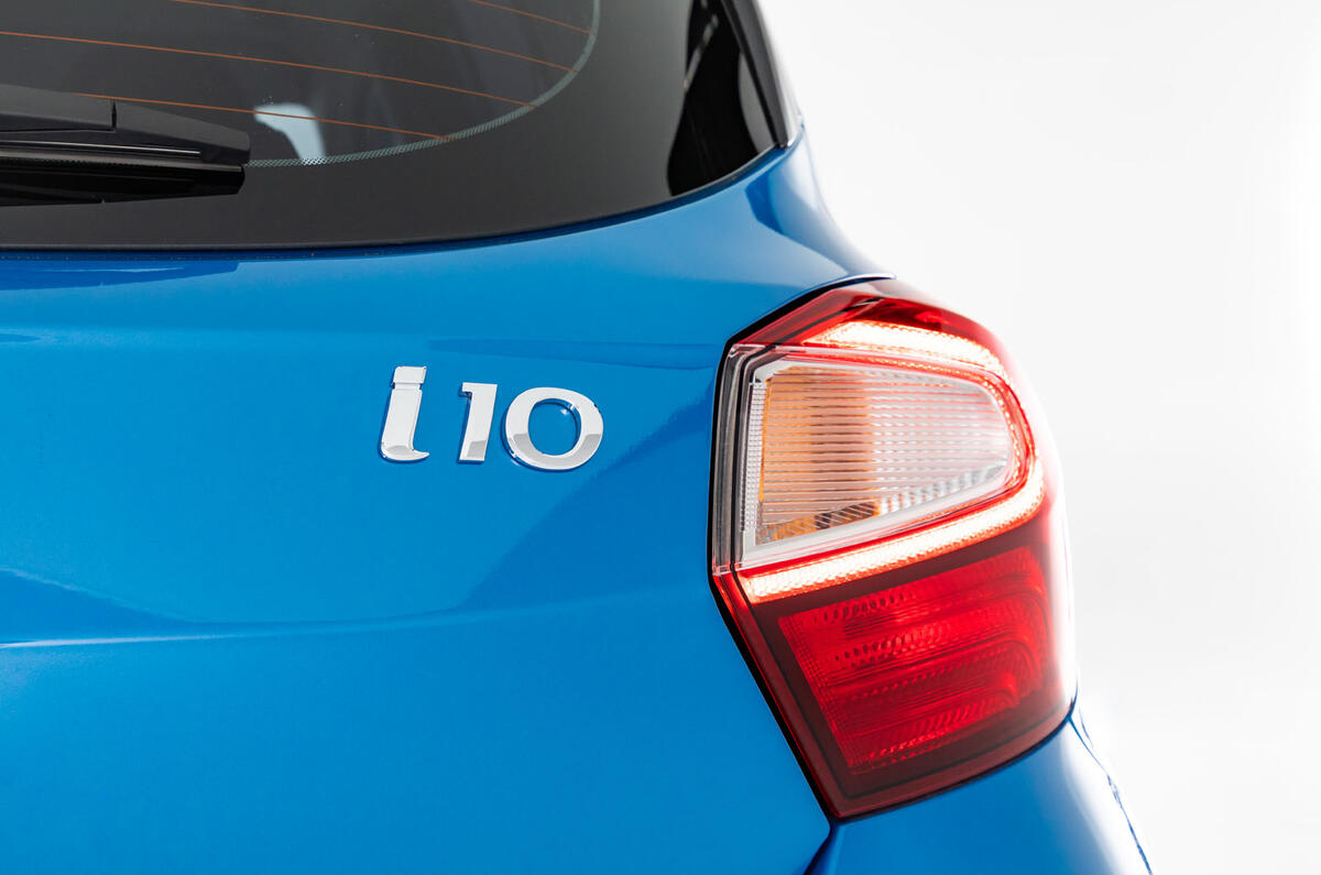 Hyundai i10 2019 reveal - studio rear badge
