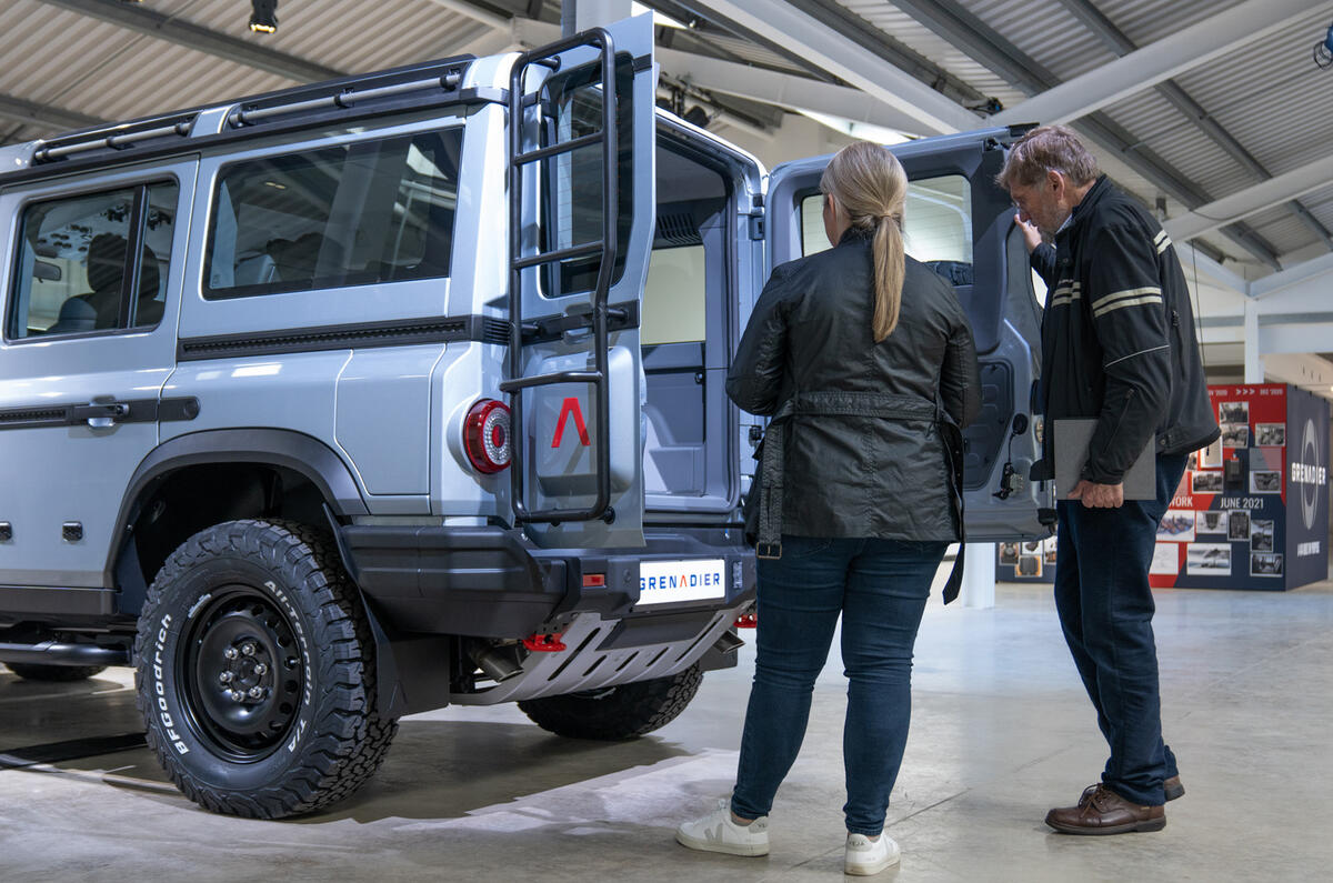 94 Ineos Grenadier interior preview 2021 boot talking 94 Ineos Grenadier interior preview 2021 boot talking