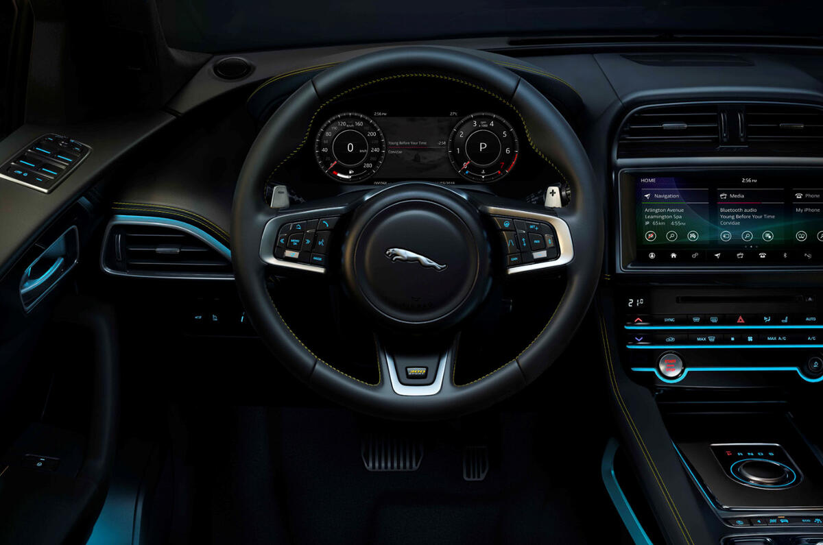 Jaguar F-Pace 300 Sport 2019 press - steering wheel