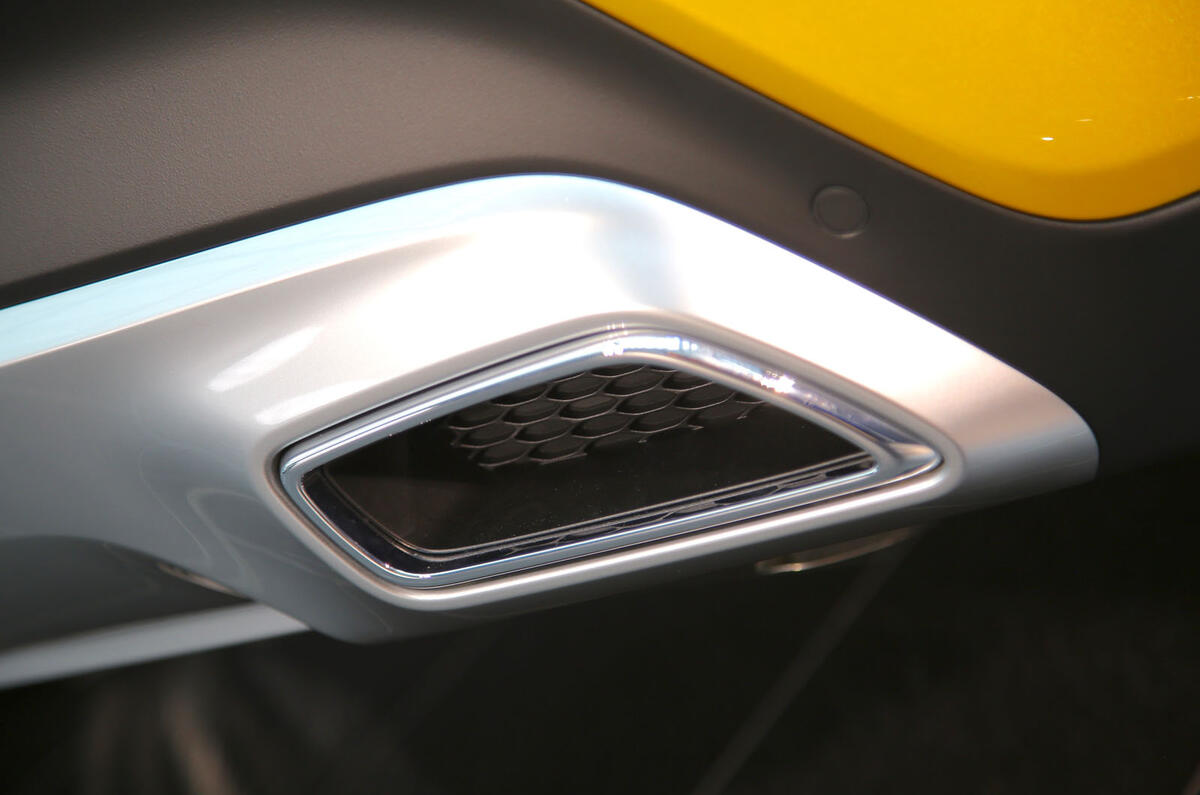 Kia Xceed 2019 official reveal - exhaust