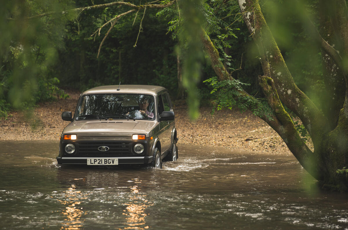 94 Lada Niva EOL feature wading front 94 Lada Niva EOL feature wading front