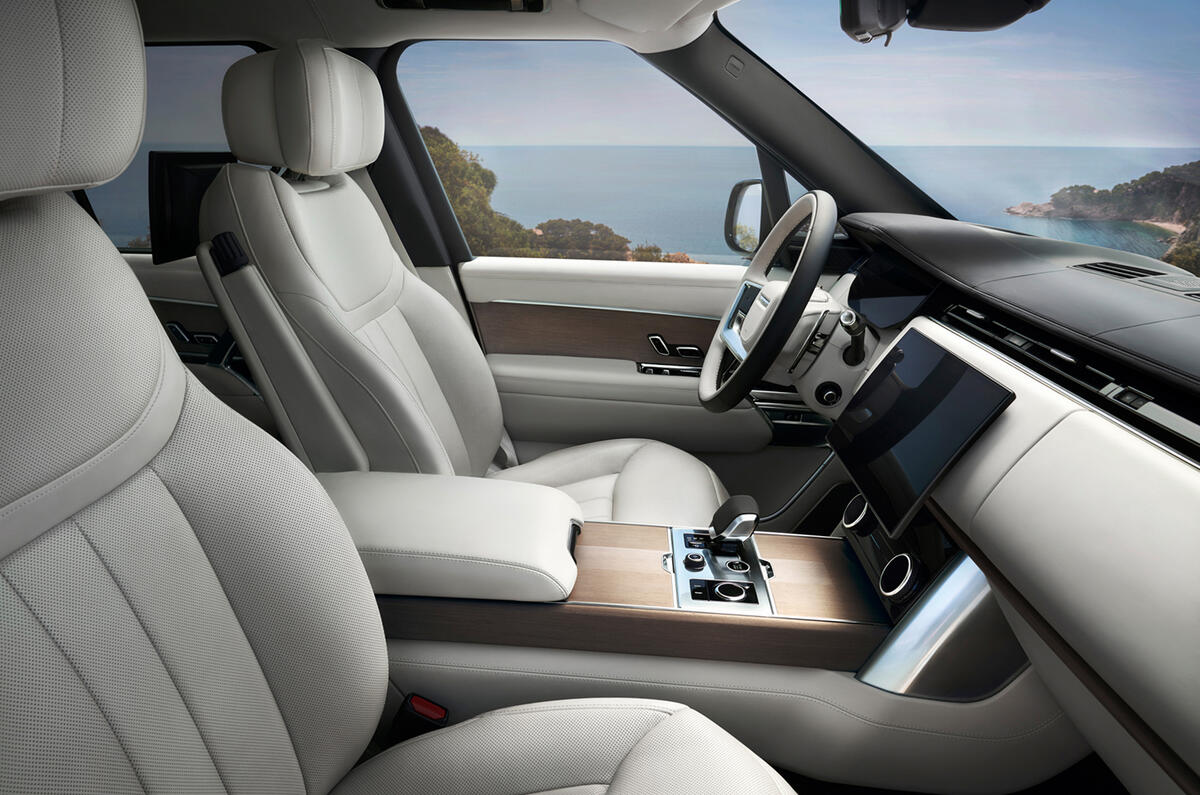 94 Land Rover Range Rover 2021 official reveal images cabin 94 Land Rover Range Rover 2021 official reveal images cabin