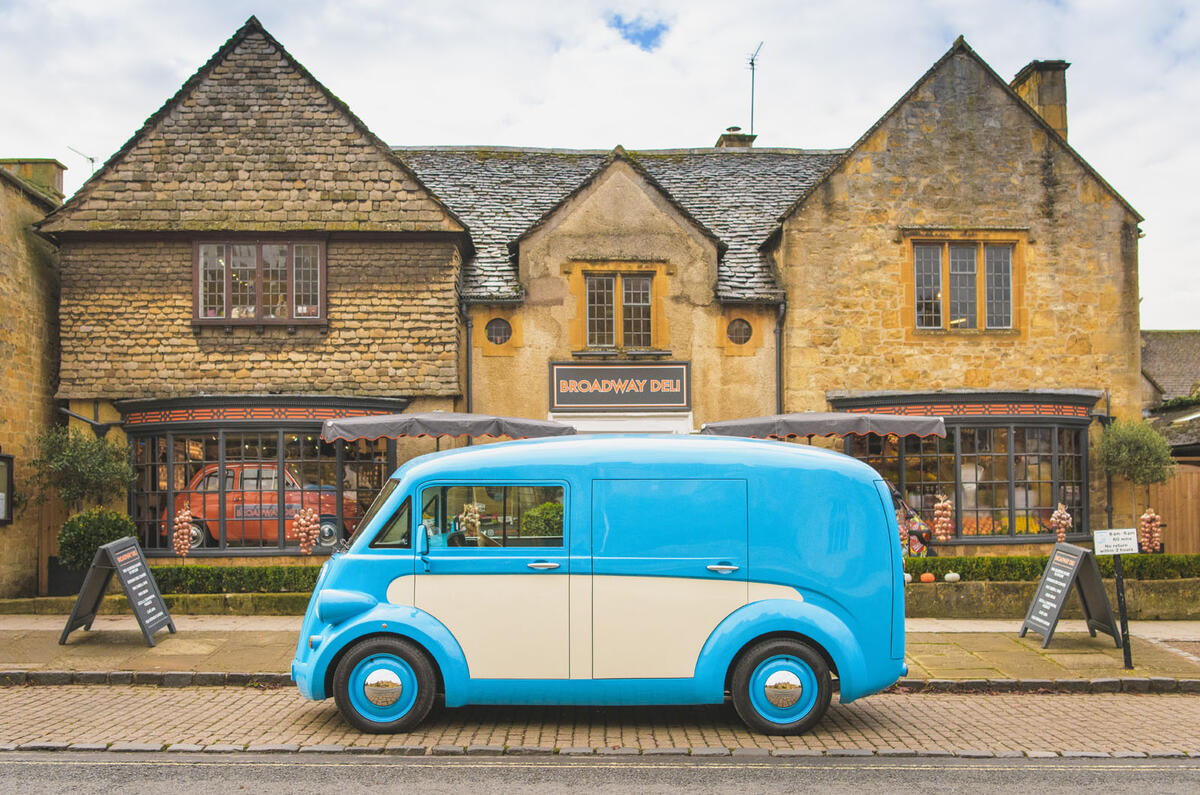 Morris JE electric van official images - static side