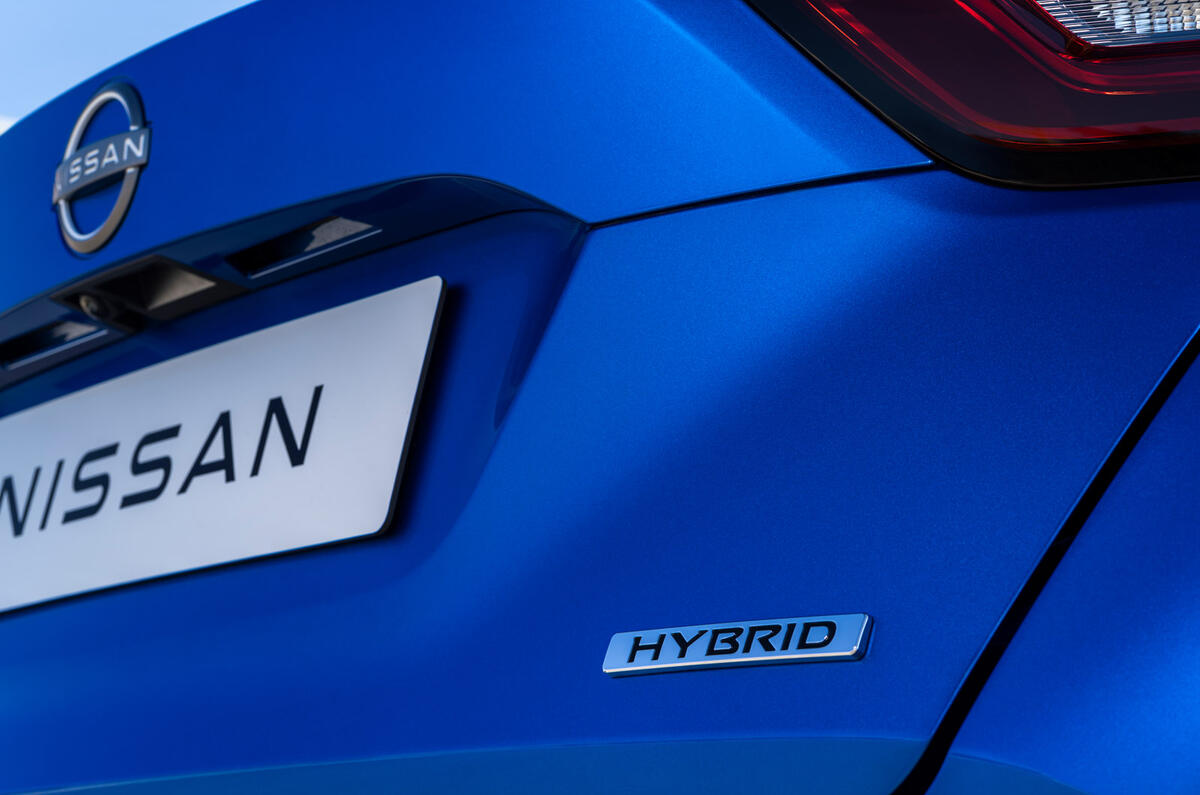 94 Nissan Juke Hybrid 2022 official reveal hybrid badge 94 Nissan Juke Hybrid 2022 official reveal hybrid badge
