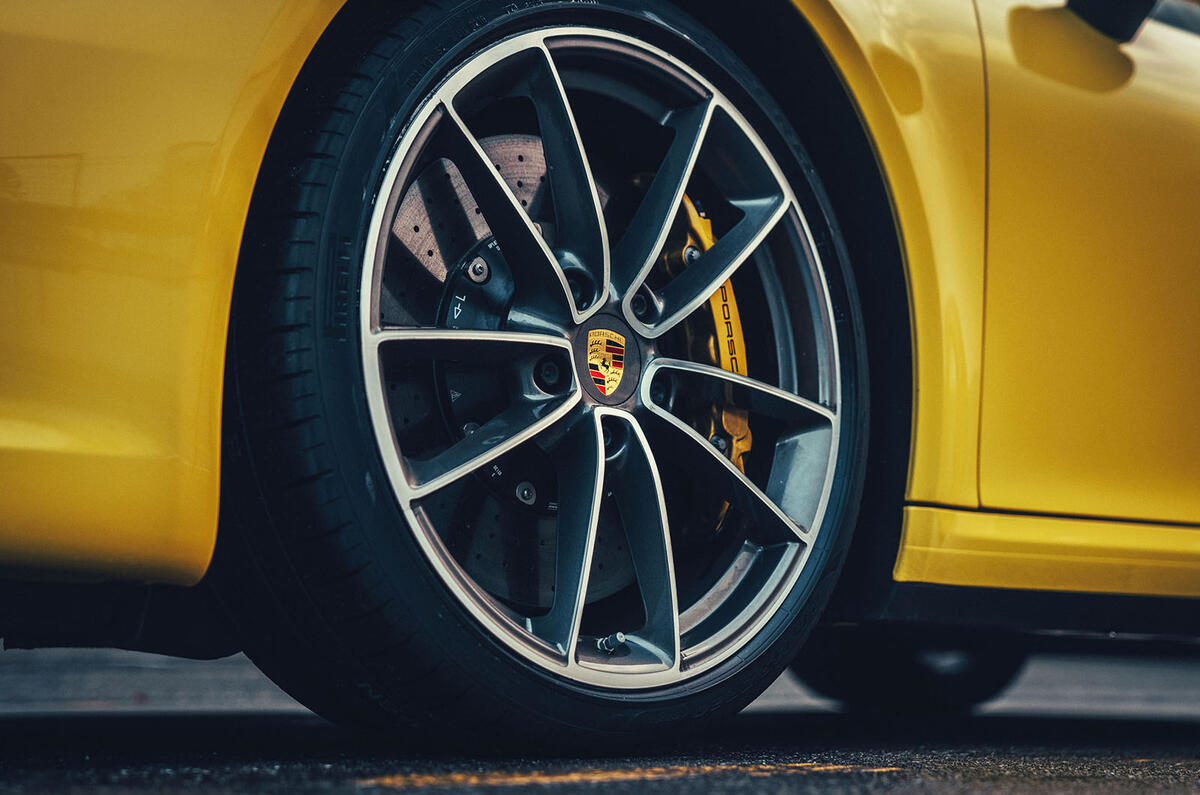 2019 Porsche 911 Carrera S track drive - alloy wheels