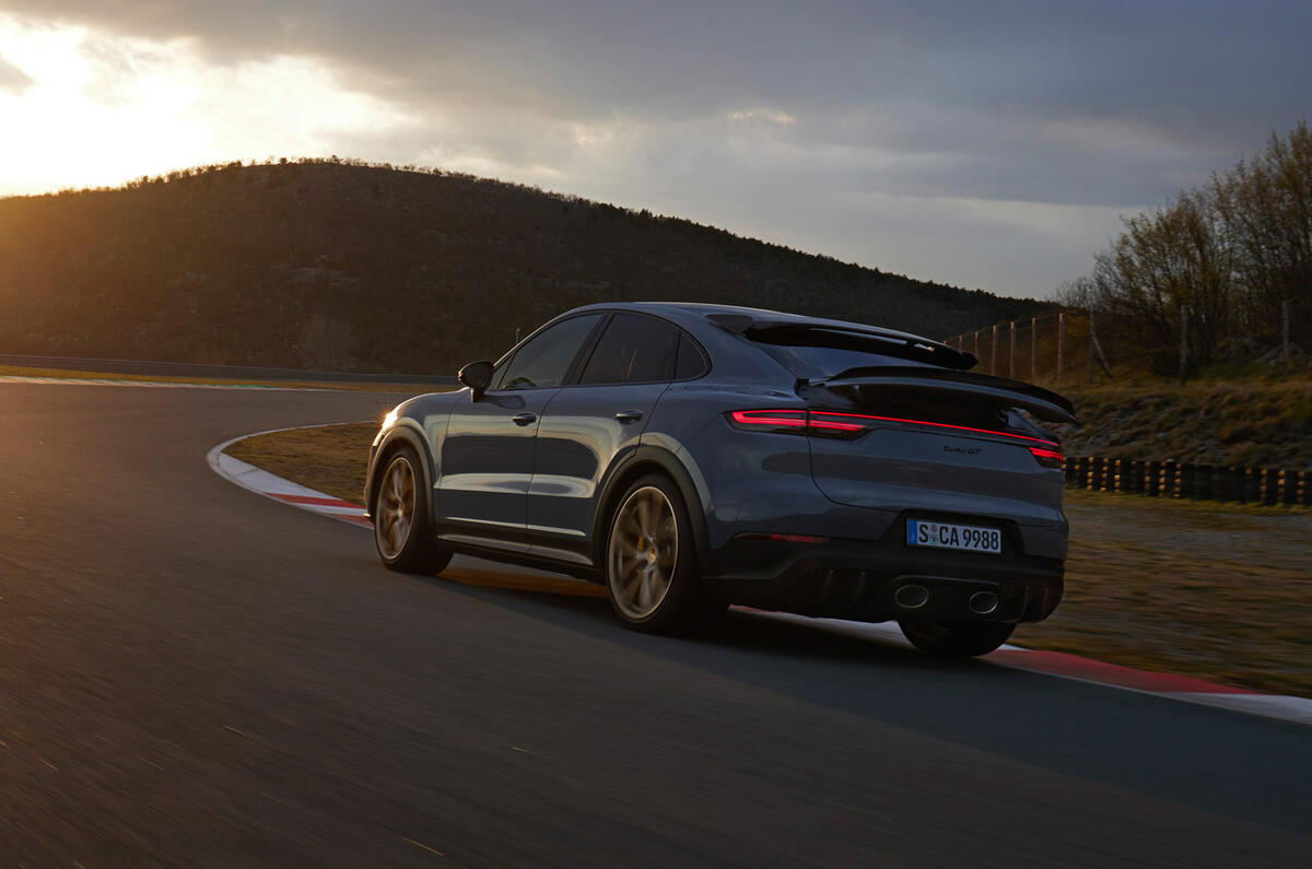 94 Porsche Cayenne GT 2021 official reveal tracking rear