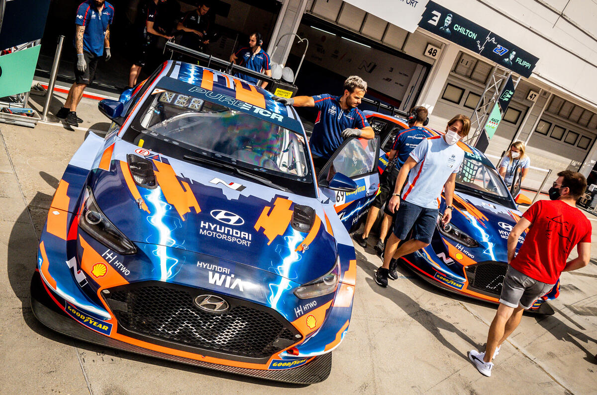 94 Pure ETCR feature 2021 pitlane hyundai 94 Pure ETCR feature 2021 pitlane hyundai