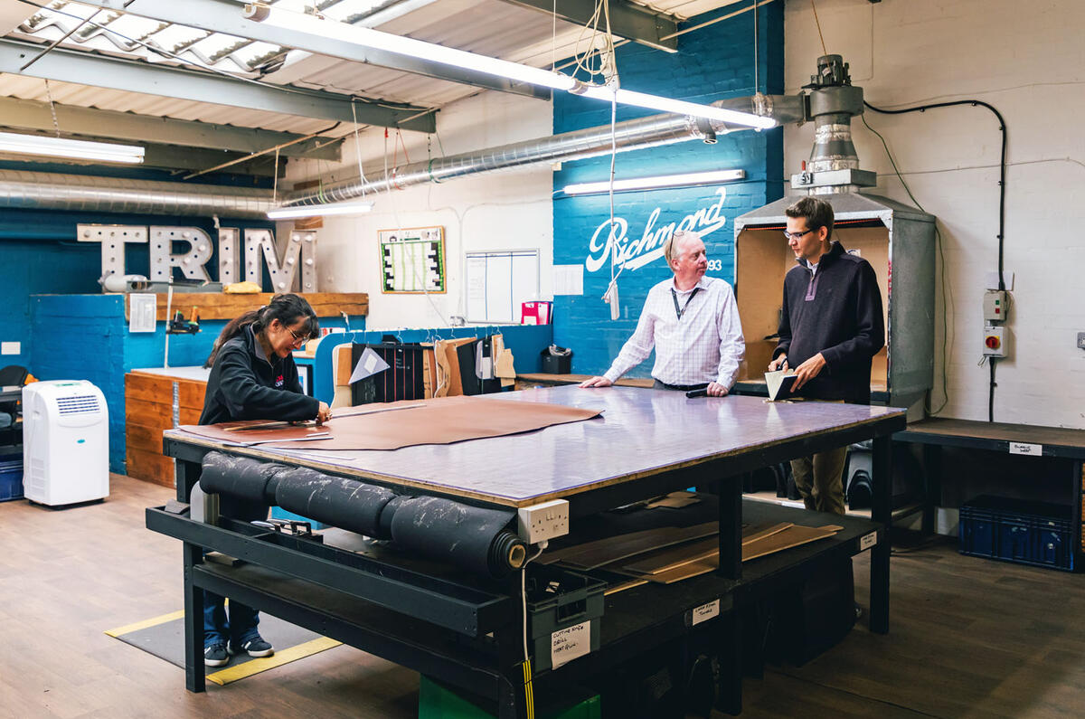 RDM Group behind the scenes 2019 - stitching