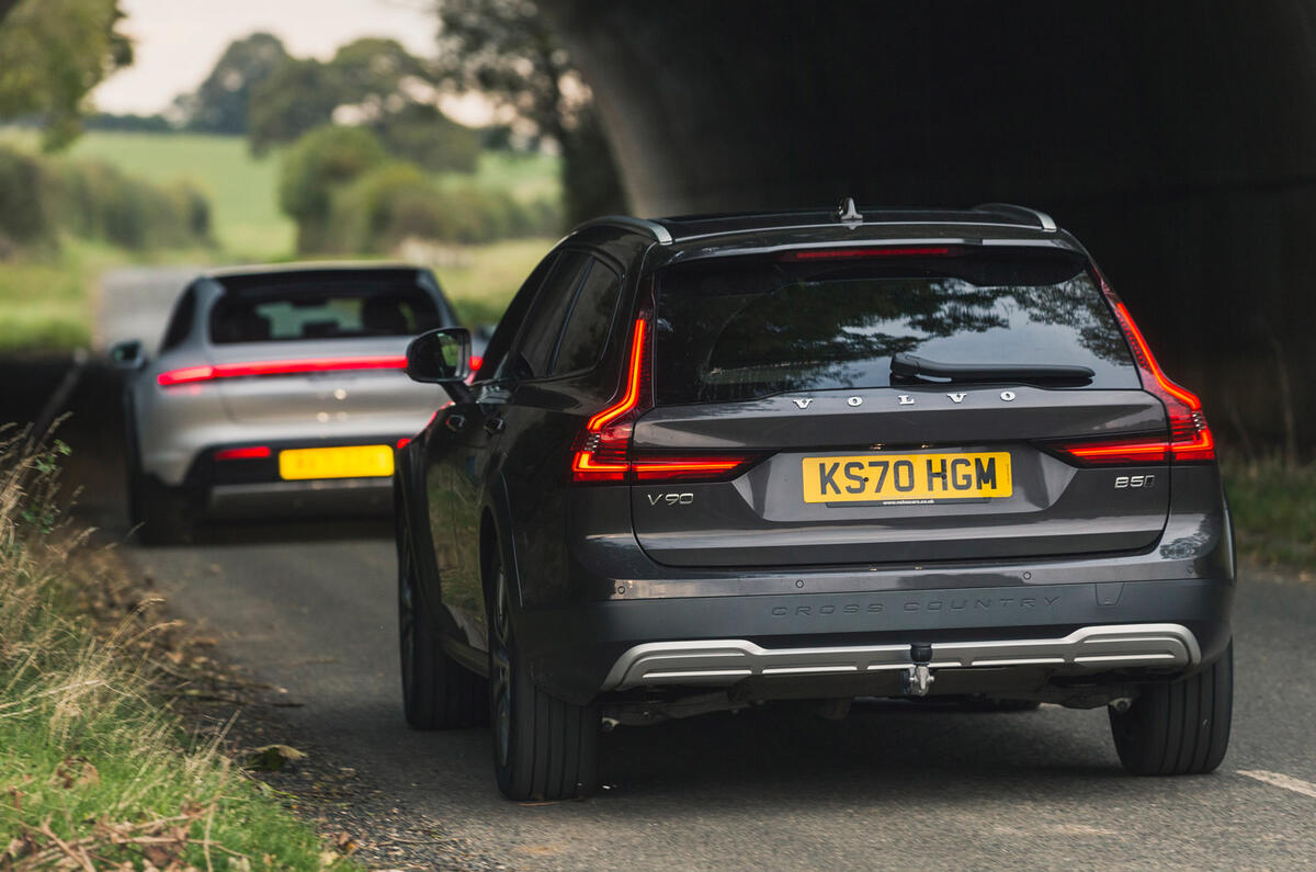 94 road testers christmas lunch 2021 volvo