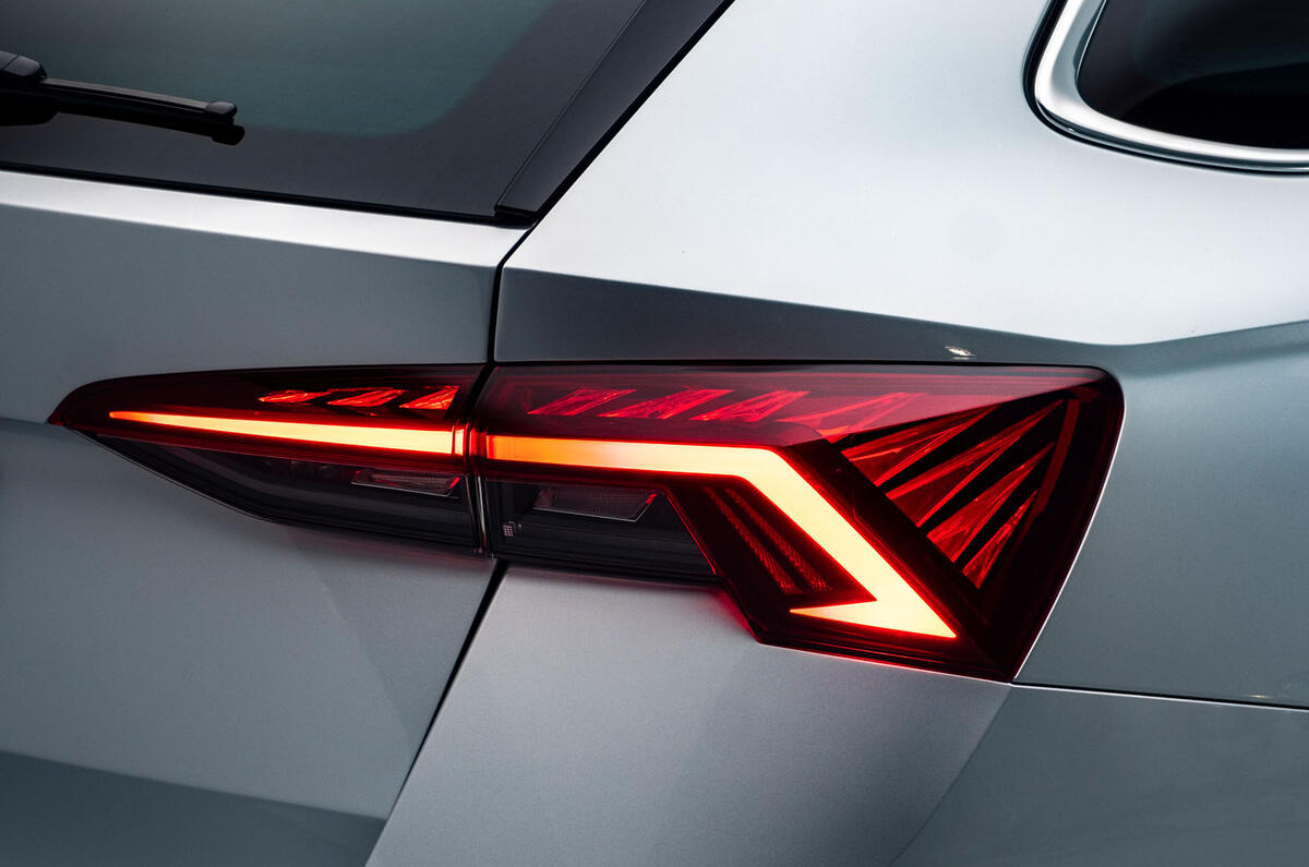 2020 Skoda Octavia estate official studio - rear lights