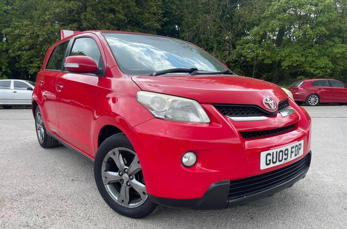 94 toyota urban rebel front quarter