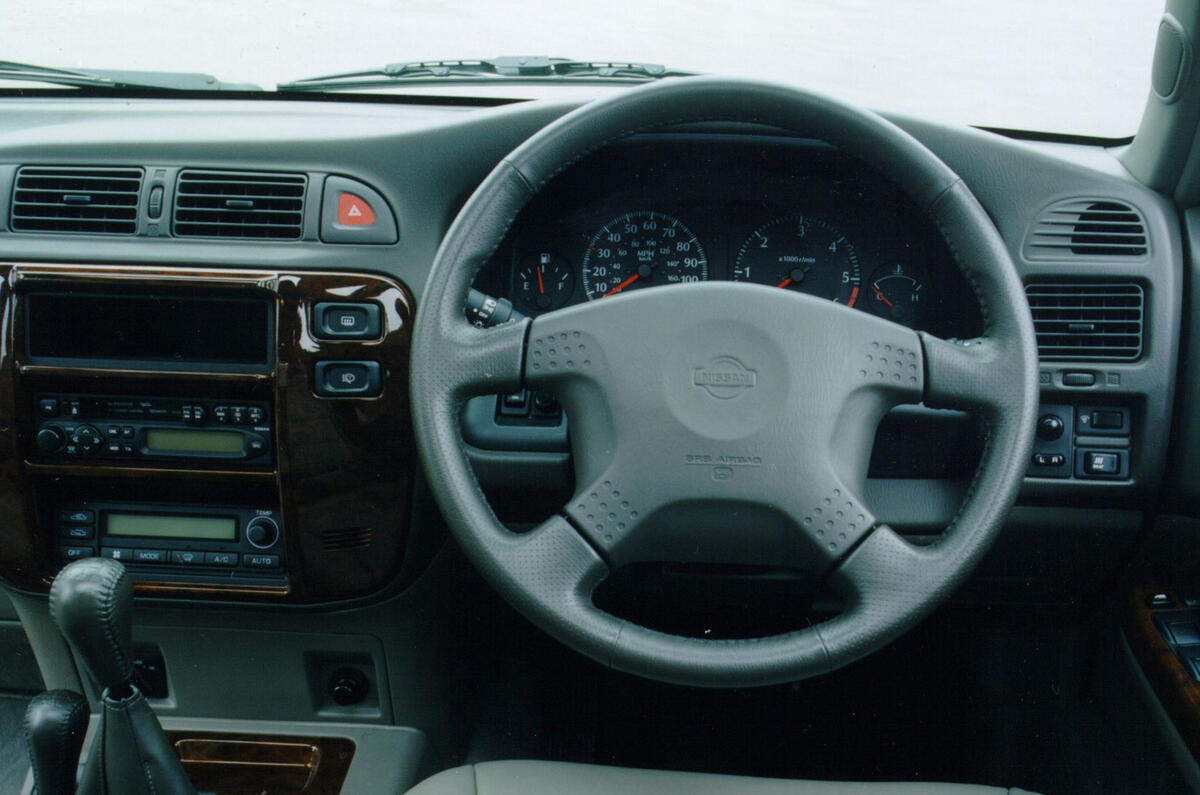 94 used buying guide nissan patrol GR dashboard 94 used buying guide nissan patrol GR dashboard