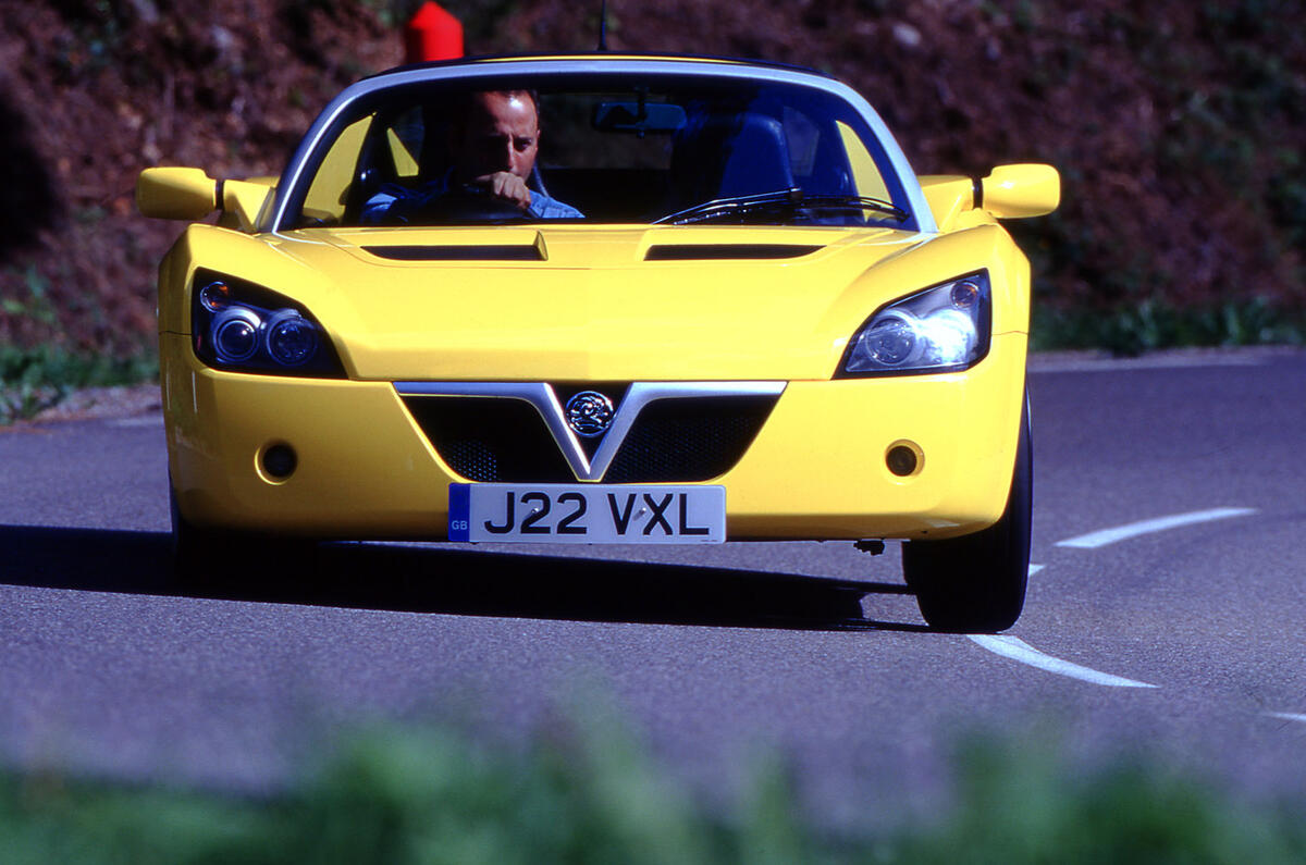 94 vauxhall vx220 front view 94 vauxhall vx220 front view