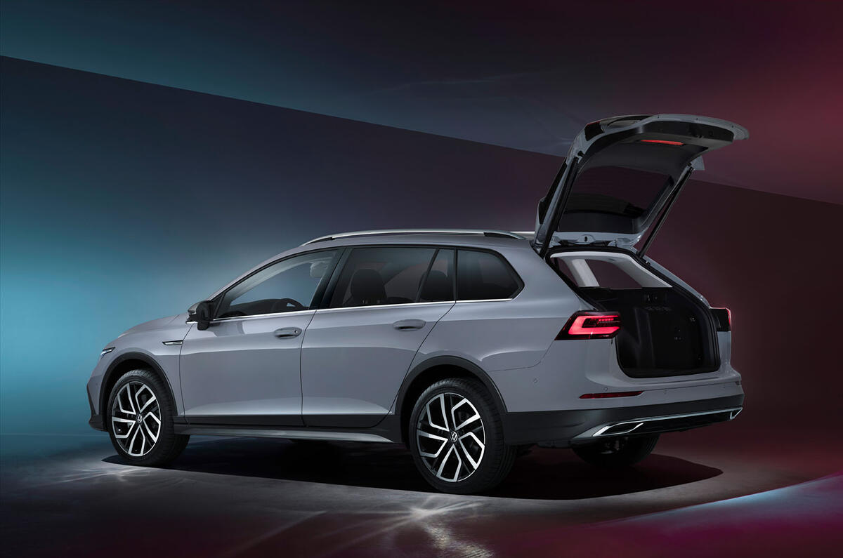 Volkswagen Golf Estate Mk8 Alltrak studio - rear Volkswagen Golf Estate Mk8 Alltrak studio - rear