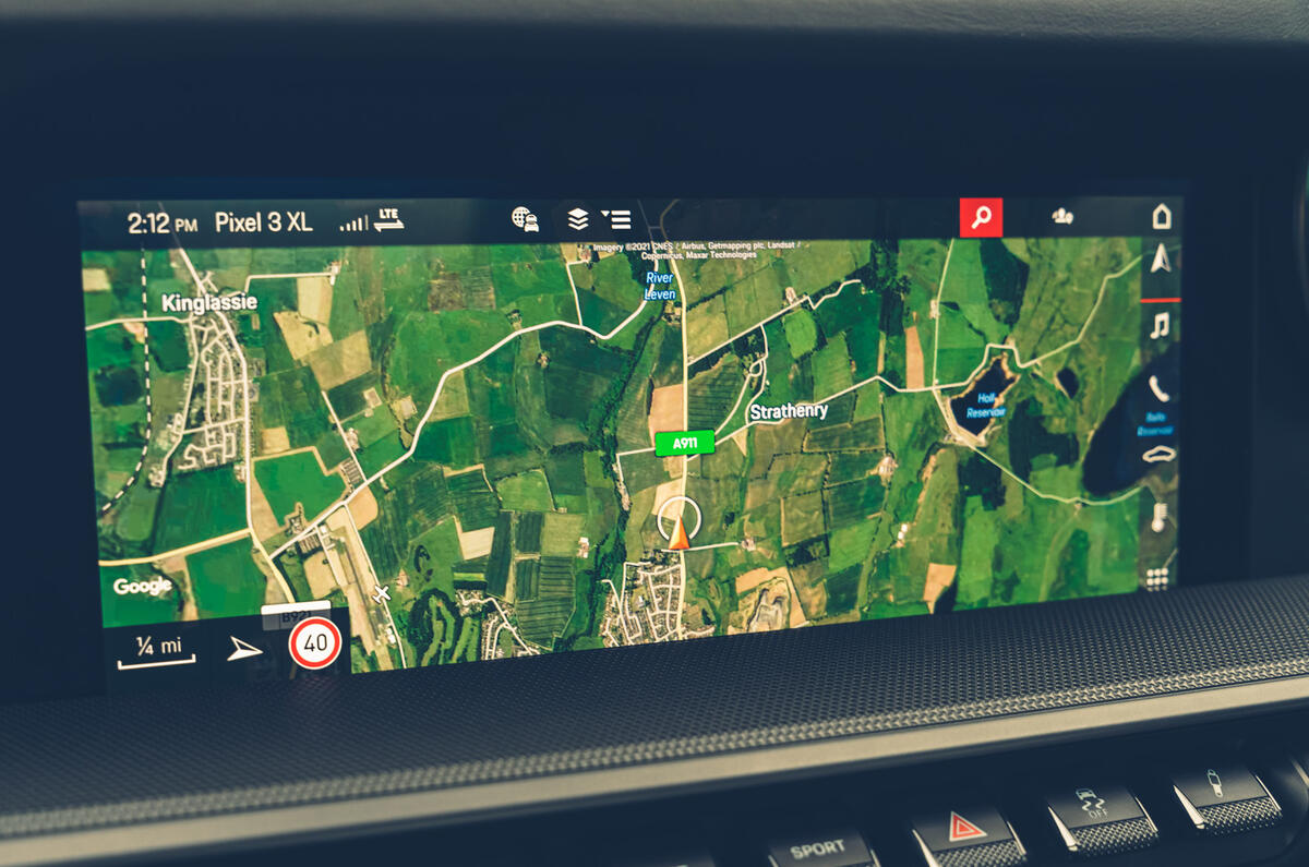 95 A911 on the A911 feature satnav 95 A911 on the A911 feature satnav