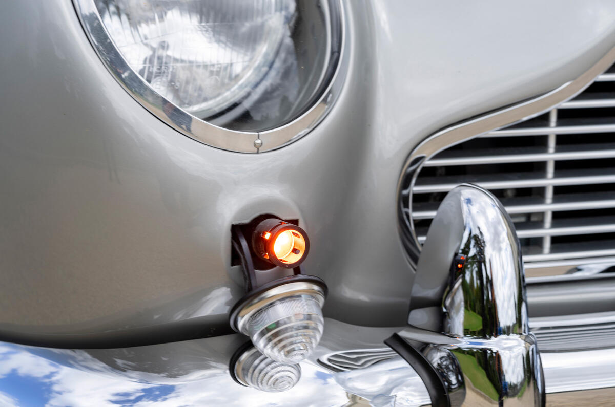 95 Aston Martin DB5 Goldfinger road test 2021 machine guns 95 Aston Martin DB5 Goldfinger road test 2021 machine guns