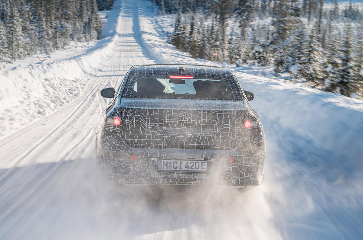 95 BMW i7 official winter testing 2021 tracking rear end 95 BMW i7 official winter testing 2021 tracking rear end