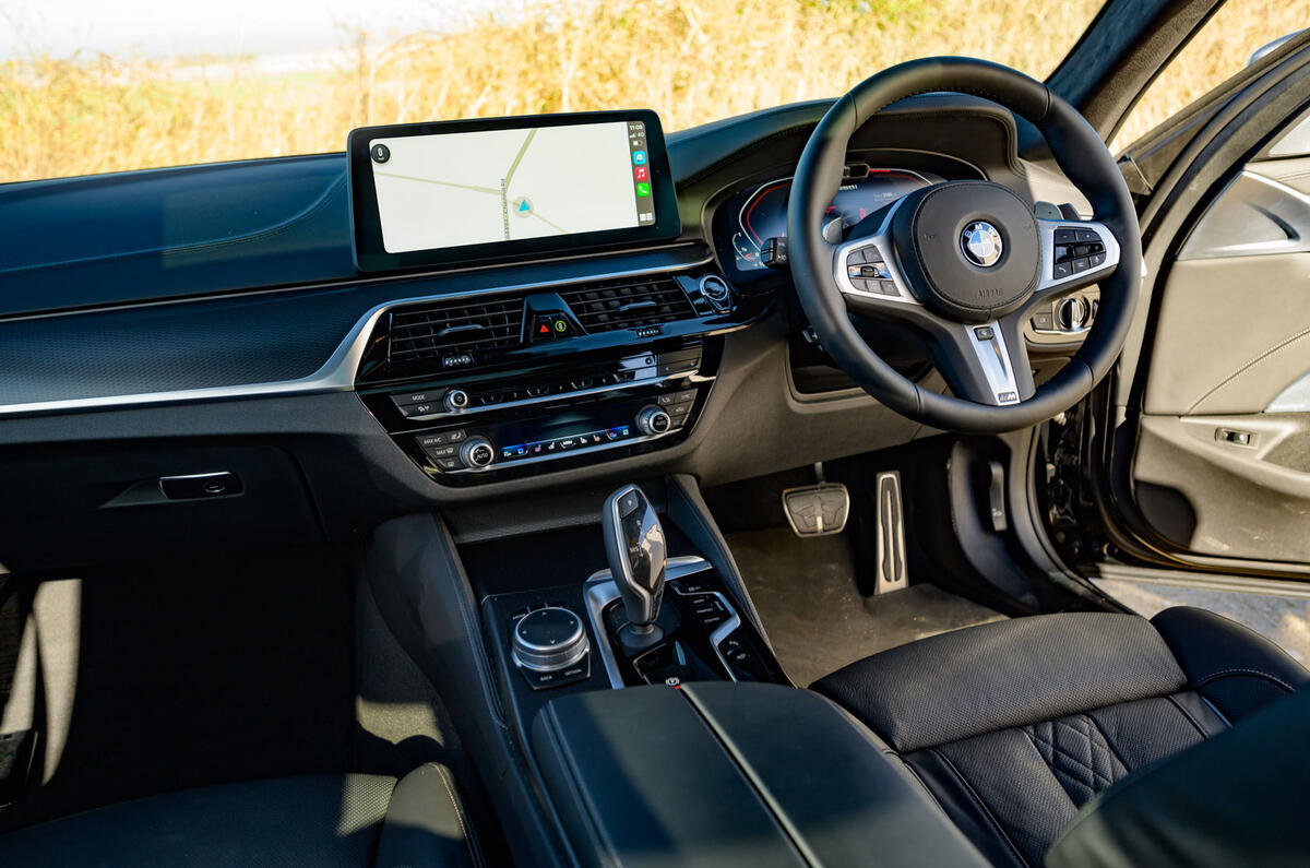 95 bmw m550i vs mercedes amg e53 2021 twin test BMW cabin 95 bmw m550i vs mercedes amg e53 2021 twin test BMW cabin