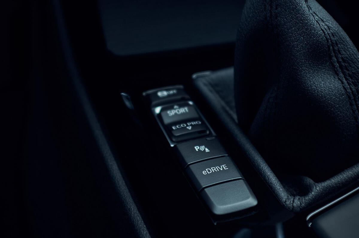 BMW X1 PHEV official press photos - drive mode button