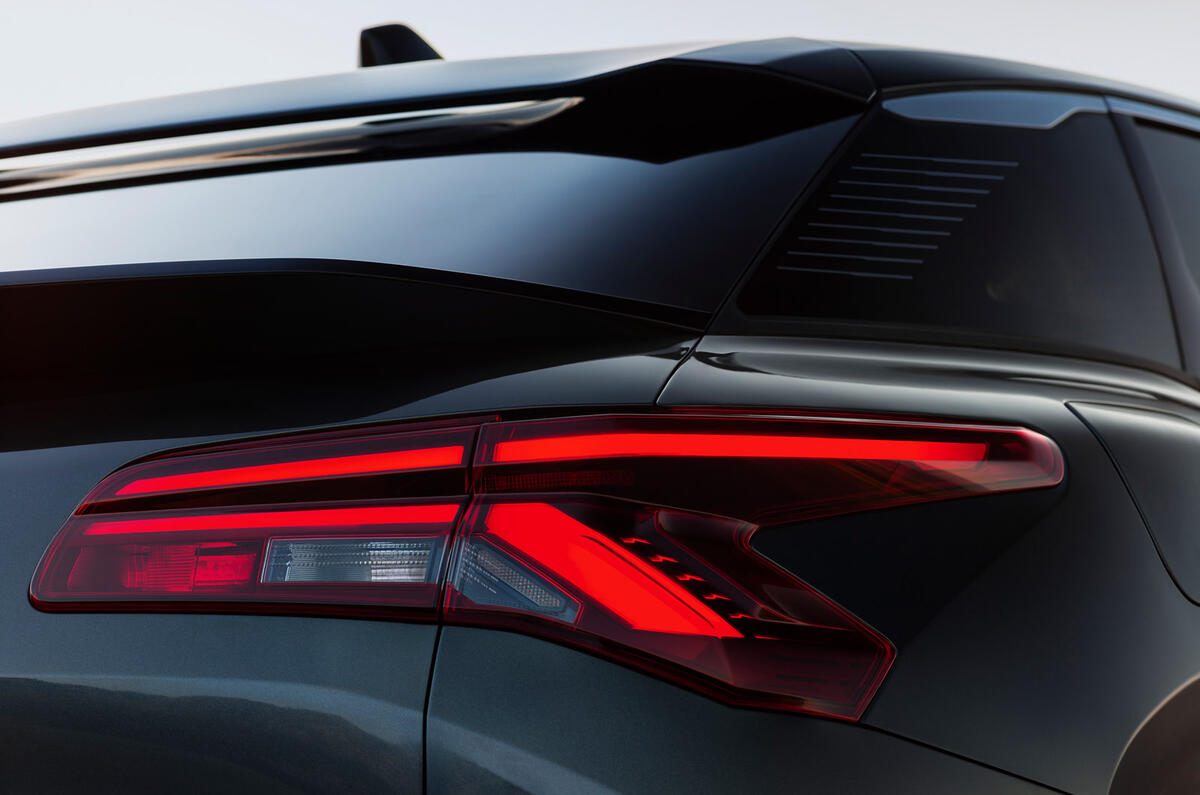 95 Citroen C5X official reveal images rear lights 95 Citroen C5X official reveal images rear lights