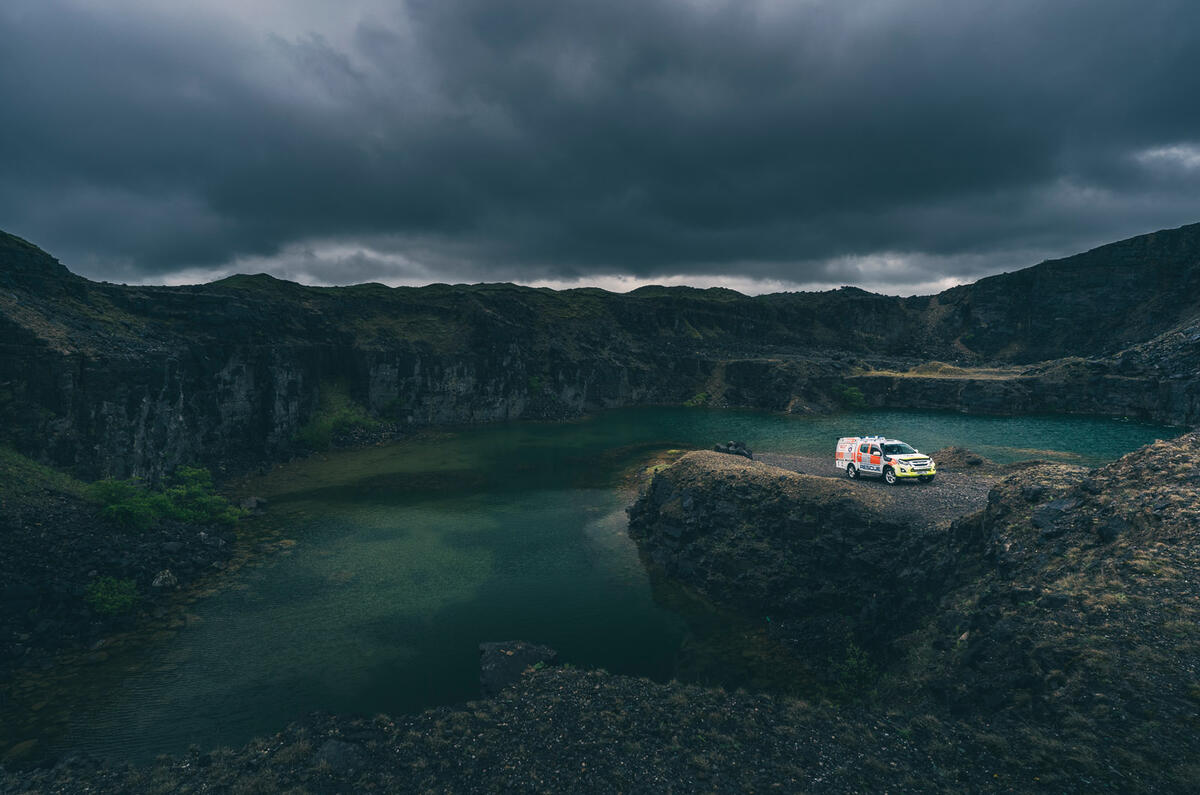 95 isuzu dmax central beacons mountain rescue 95 isuzu dmax central beacons mountain rescue
