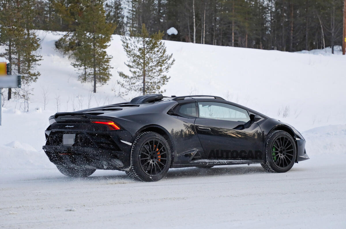 95 Lamborghini Sterrato spies 2022 right 95 Lamborghini Sterrato spies 2022 right