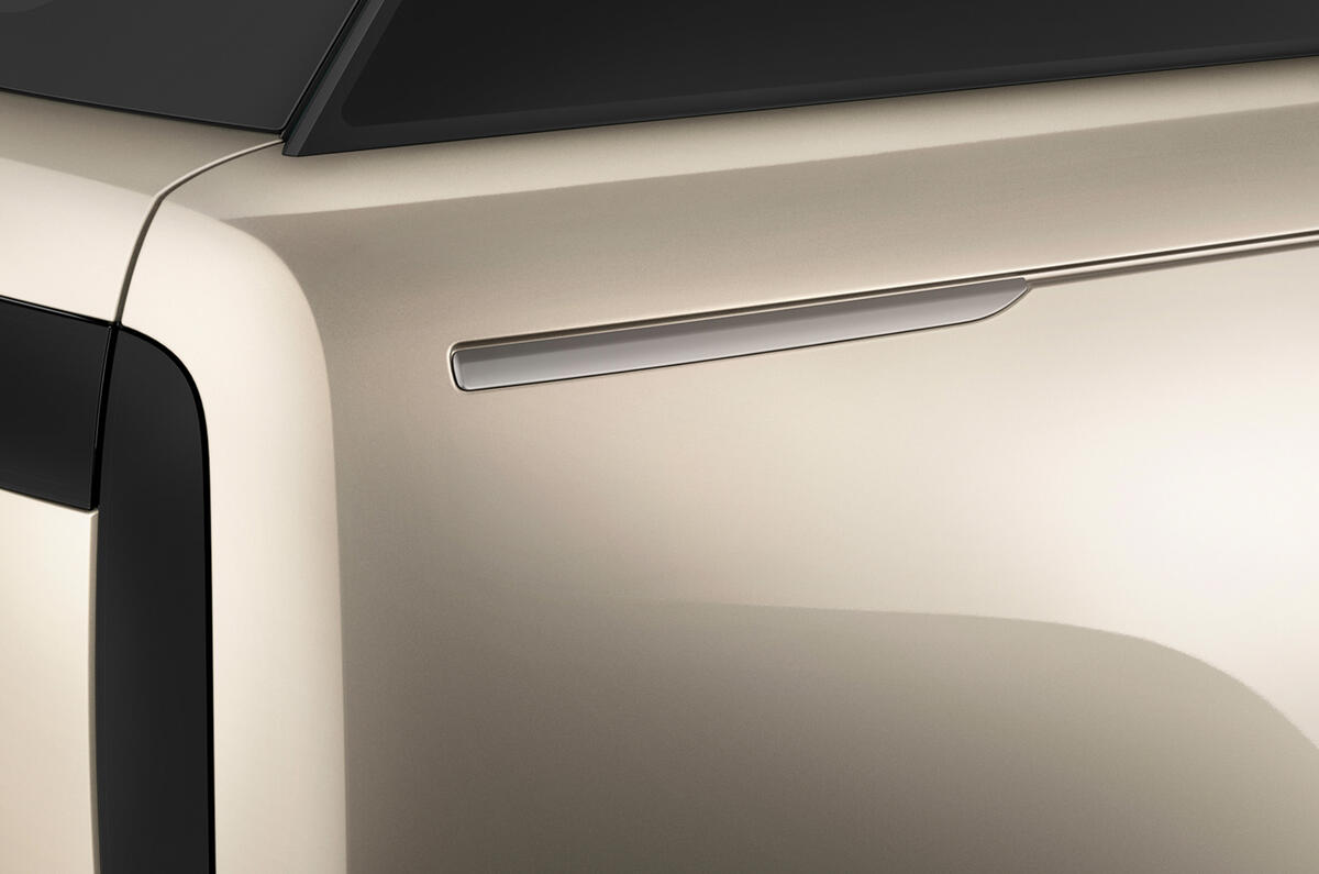 95 Land Rover Range Rover 2021 official reveal images rear details 95 Land Rover Range Rover 2021 official reveal images rear details