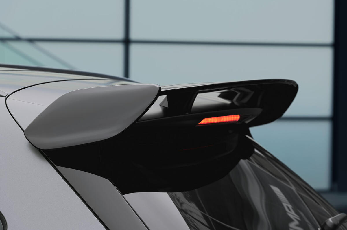 Mercedes-AMG GLA 45 S 2020 official press images - spoiler Mercedes-AMG GLA 45 S 2020 official press images - spoiler