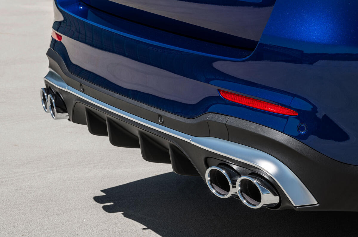 Mercedes-AMG GLC43 2019 official debut - exhausts